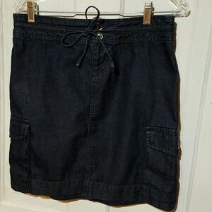 #066 NWT Ann Taylor Size 2 Denim skirt